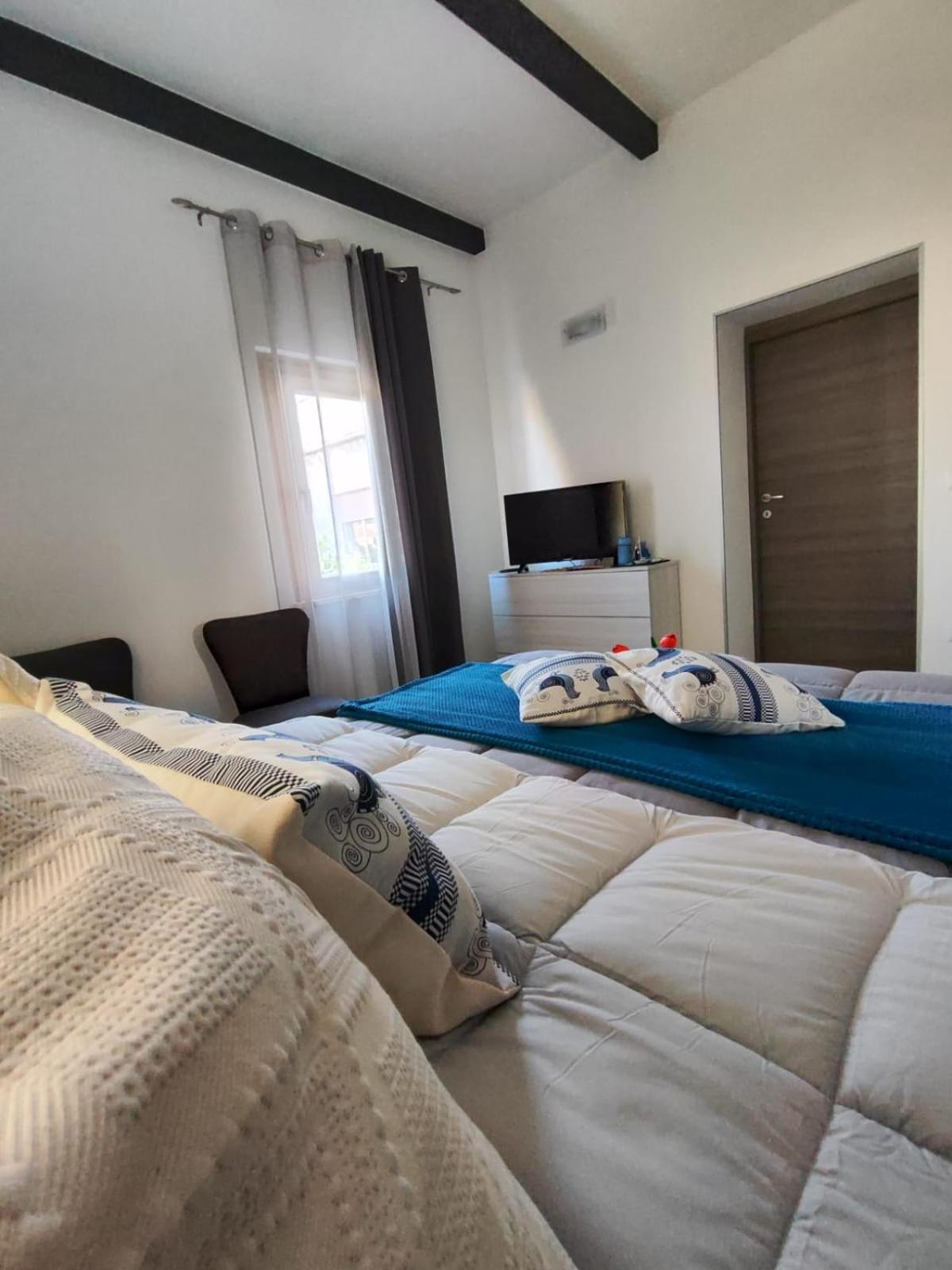 Casa Vacanze Con Giardino I Girasoli - Cin It 09006 - 9 C 2000 R4042- Sorso Luaran gambar